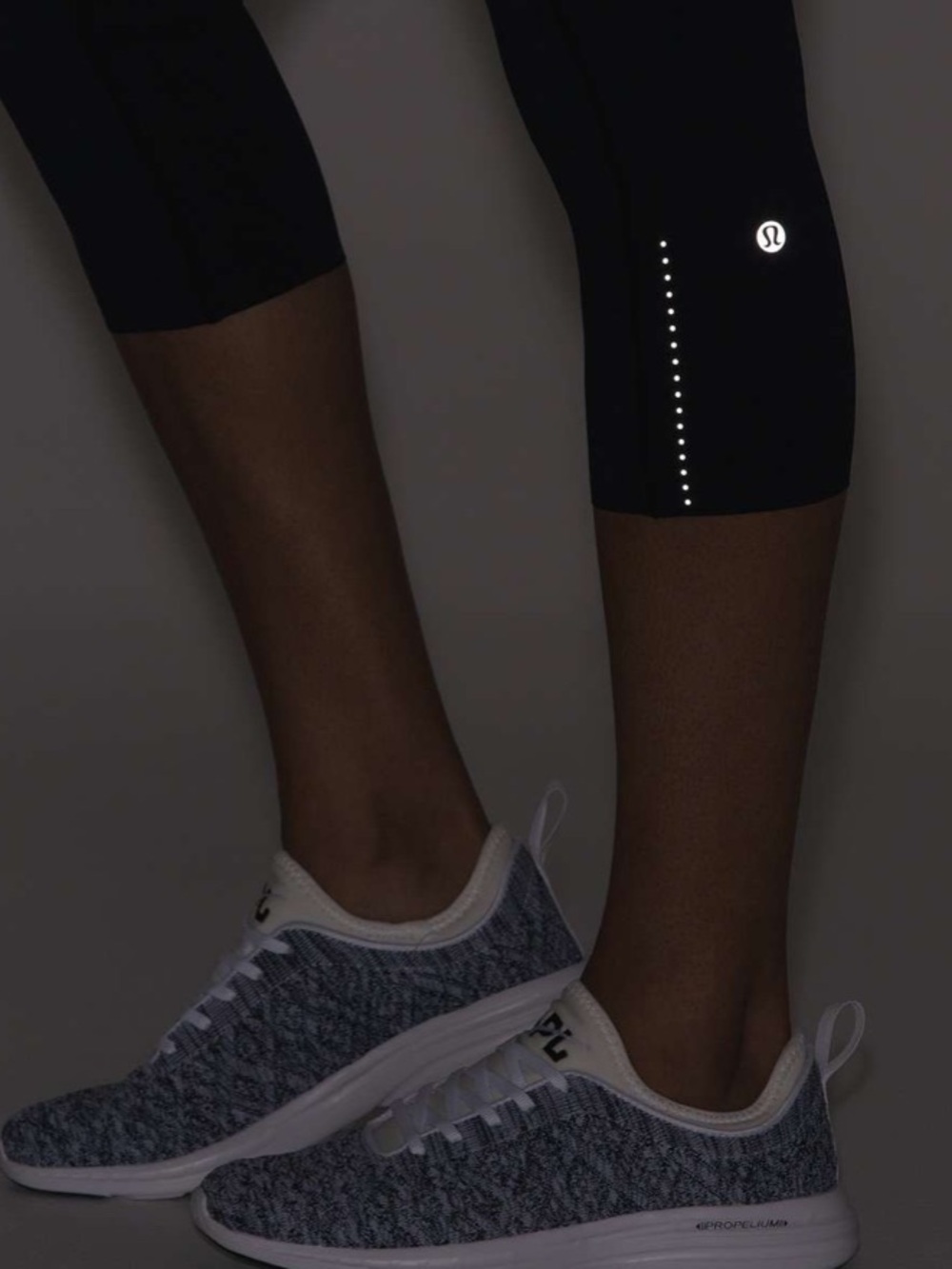 Lululemon • Fast & Free Crop II *Nulux 19"
Midnight Navy Size 6 - Picture 6 of 16